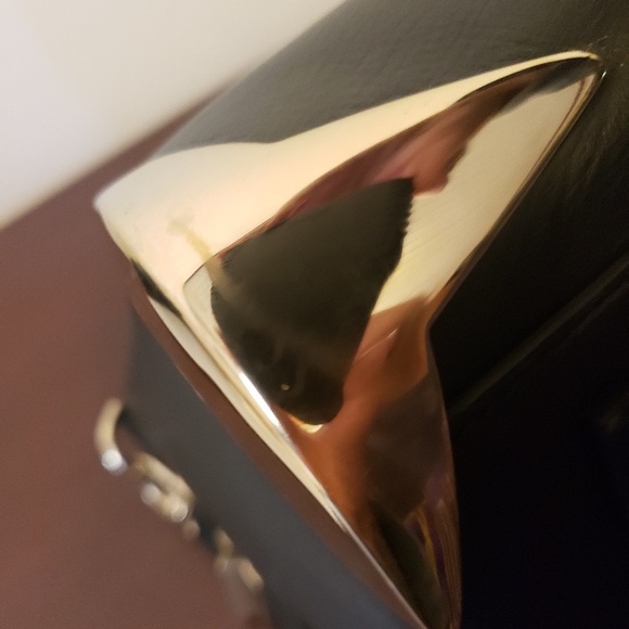 Rare Givenchy Antigona (Medium) with gold accents - Picture 8 of 8